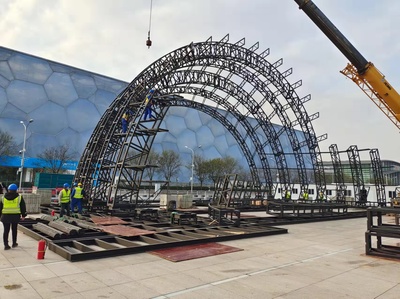 冬奧會北京頒獎廣場舞臺今晚亮相, &ldquo;雪屋&rdquo;中烘托高光時刻