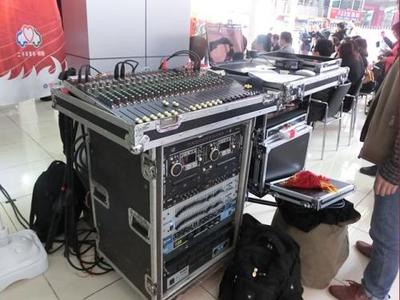 北京舞臺(tái)設(shè)備 點(diǎn)亮璀璨藝術(shù)天空的幕后力量